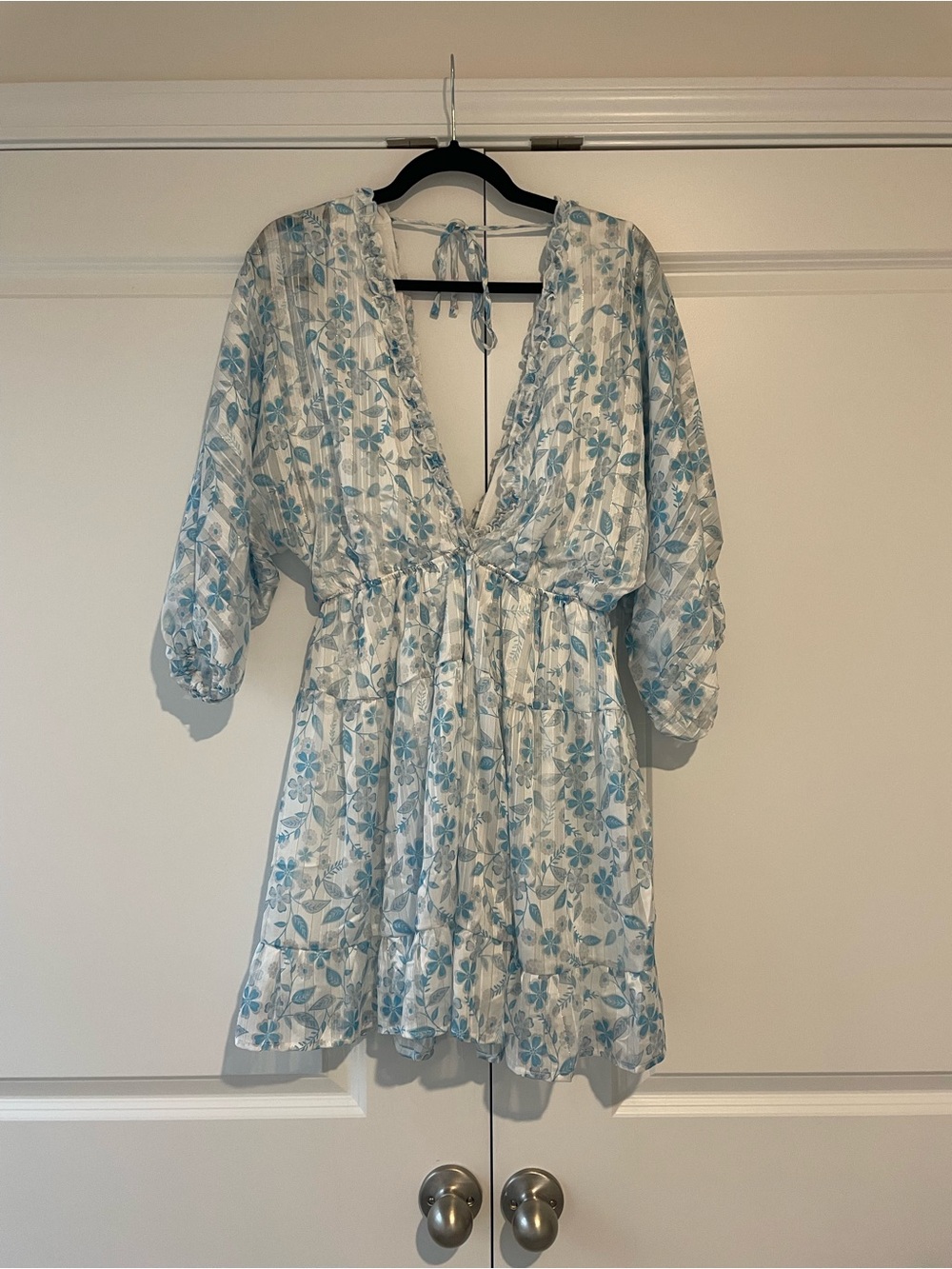 Floral V-Neck Short Dress in Light Blue